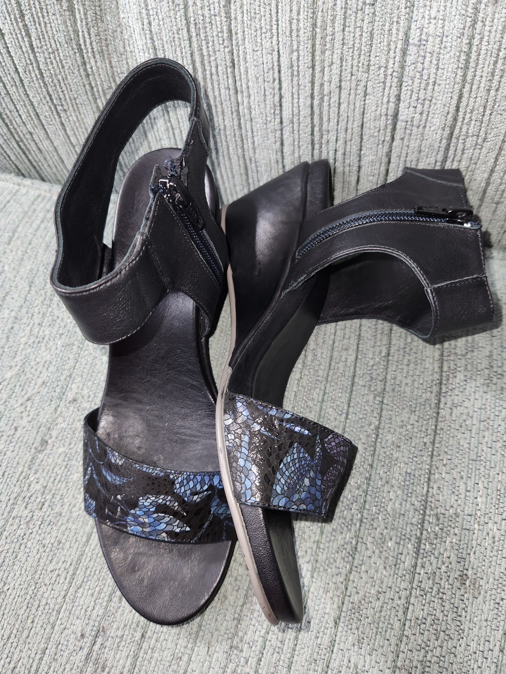 🍉Bueno Black Sandals with Blue Snake-Print Strap